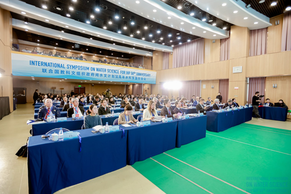 ae7b30289bd248338969702319613560